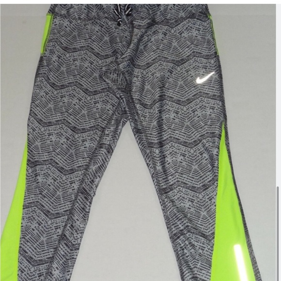 Nike Dri Fit Capri Pants - Picture 3 of 3